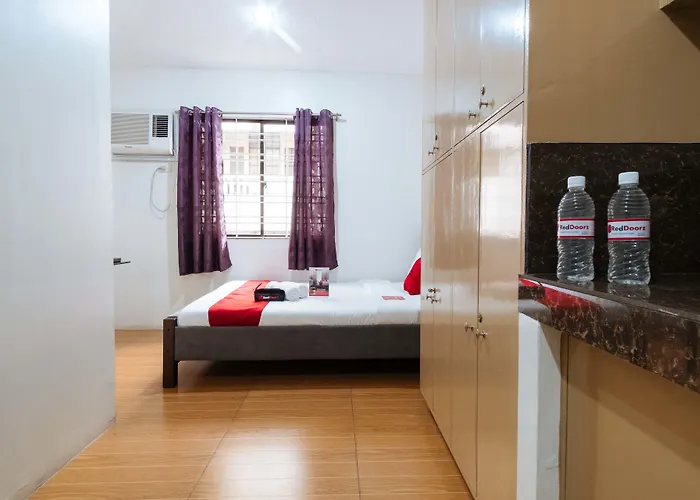 Reddoorz Near Robinsons Place 3*