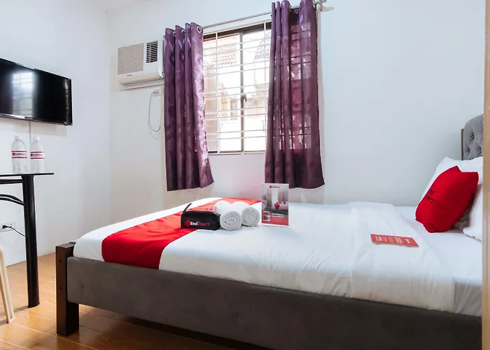 Reddoorz Near Robinsons Place Hotel Manila