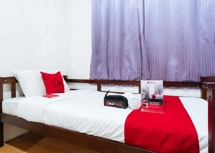 Hotel Reddoorz Near Robinsons Place 3*