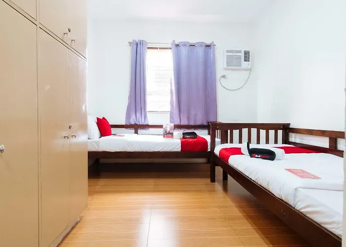 Hotel Reddoorz Near Robinsons Place 3*